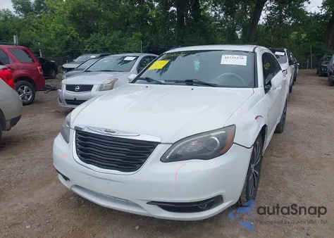 2011 Chrysler 200 S из США, поврежденный, VIN 1C3BC8FG5BN597420